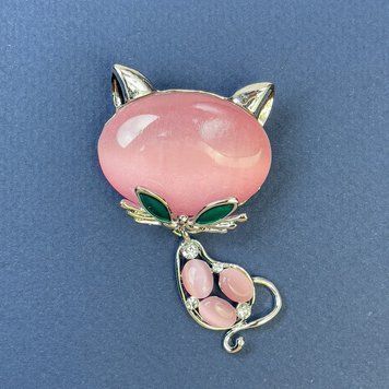 Брошь Кошка Кошка розовое Кошачий Глаз белые стразы серебристый металл 34х58мм+- 63801 фото