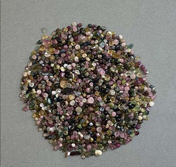 Натуральний камінь Турмалін крихта без отвору 2,5Х2-3мм+- 48336 фото