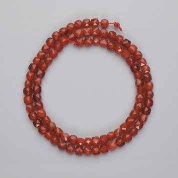 Бусины Сердолик граненый кубик d-4х4мм+- L-38см+- на нитке 72178 фото