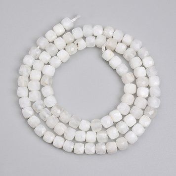 Бусины Адуляр граненый кубик 4х4мм +- L-38см+- на нити 71162 фото