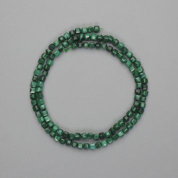 Бусины Малахит граненый кубик 3х3мм+- L-39см+- на нитке 48956 фото