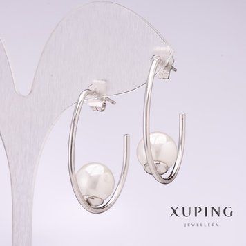 Сережки Xuping скоба з білою намистиною Майорка 33х10мм родій 55064 фото